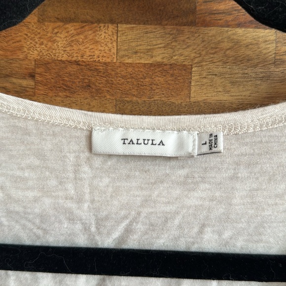 TALULA - ARITZIA - cropped long sleeve cross front top - Picture 2 of 6